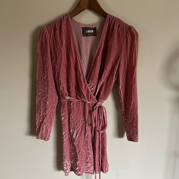 Reformation | Silk Velvet Chrissy Wrap Mini Dress Blush Pink - Picture 2 of 10